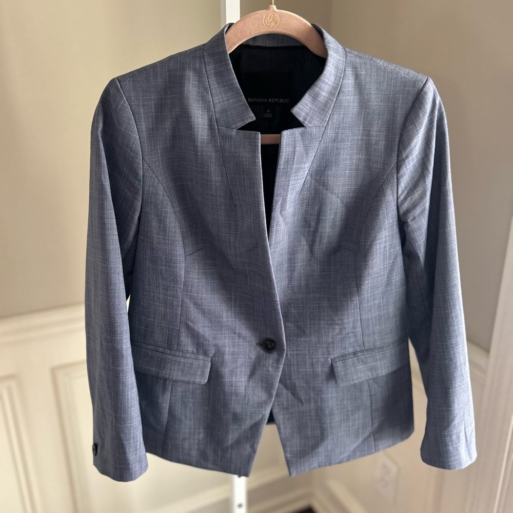 Banana Republic Charcoal Blazer size 4, like new